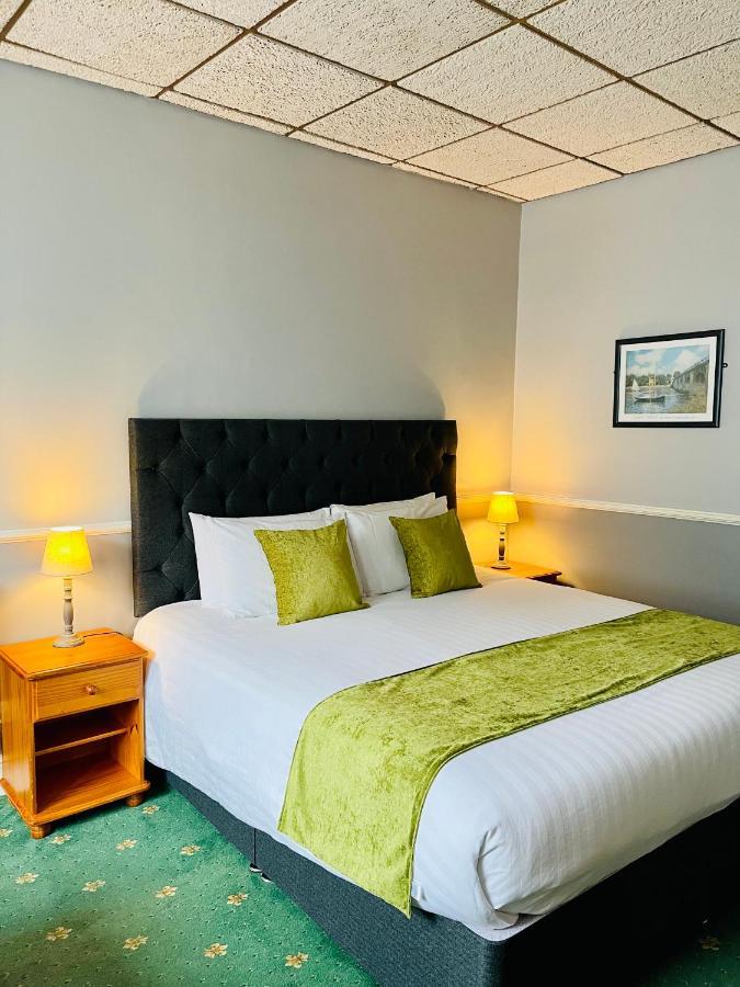 Palm Court B&B อิลฟราคูมบ์ ภายนอก รูปภาพ