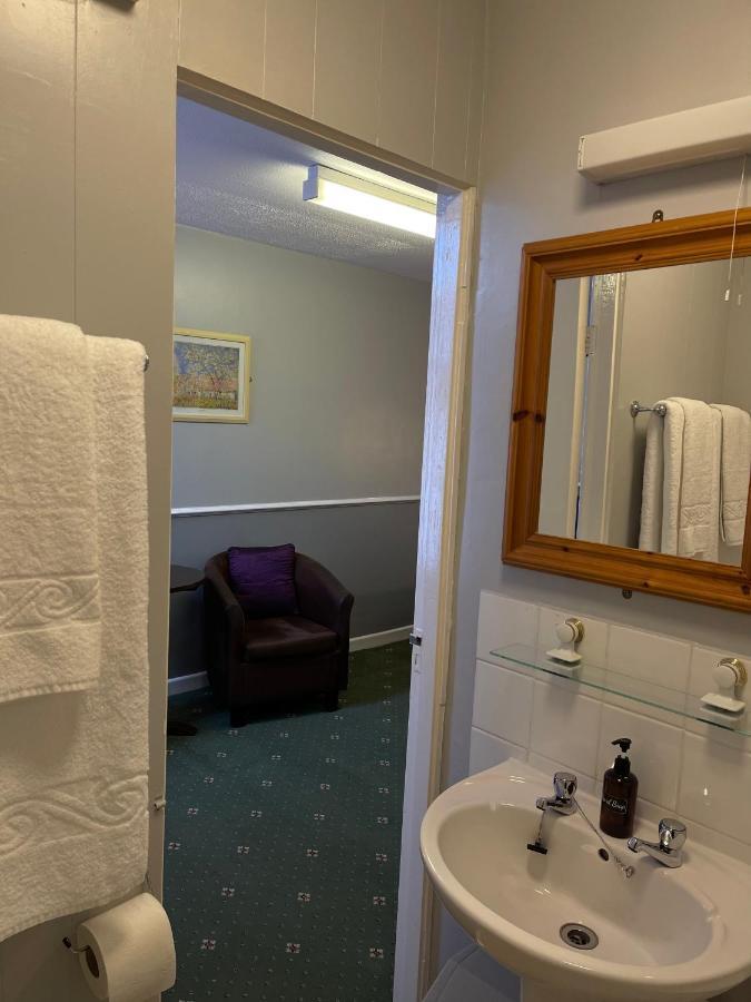Palm Court B&B อิลฟราคูมบ์ ภายนอก รูปภาพ